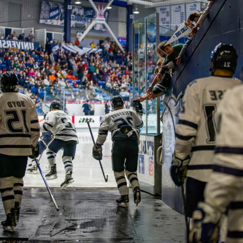 UNH men's hockey skating onto the ice